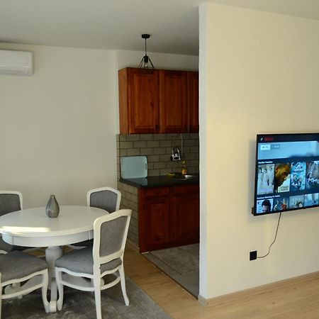 Spacious And Modern Apartment In Town Center Konjic Extérieur photo