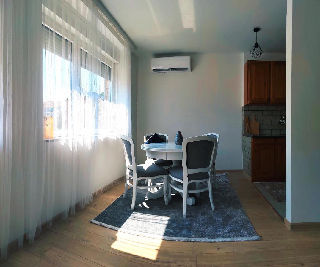 Spacious And Modern Apartment In Town Center Konjic Extérieur photo