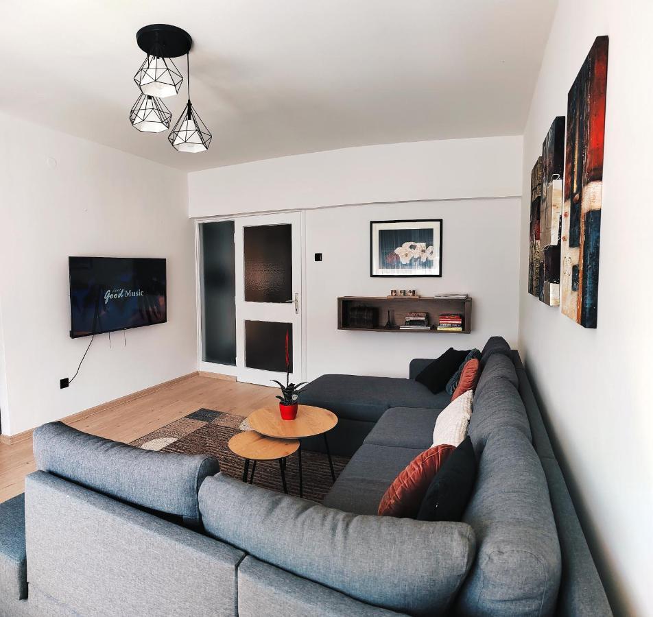 Spacious And Modern Apartment In Town Center Konjic Extérieur photo
